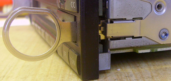 Как снять штатную автомагнитолу